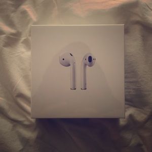 **LAST ONE**APPLE AIRPODS W/ CHARGER CASE INCLUDED